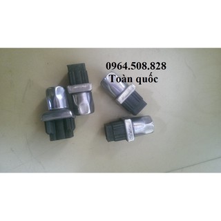 10 chiếc KT vuông 30x30 chân tăng chỉnh inox bọc nhựa cho chân bàn ghế, bếp công nghiệp