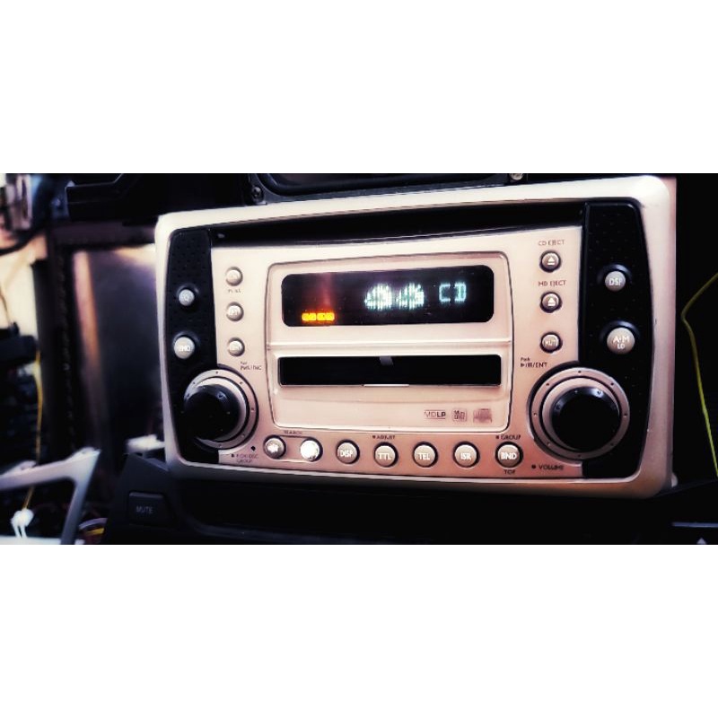 Đầu CD md radio Clarion Made in japan giành cho ô tô.