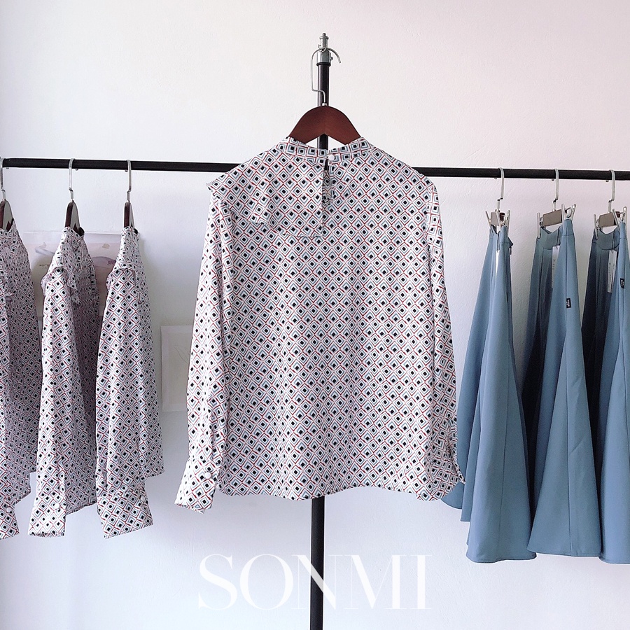 Áo Sơ Mi Nữ Kiểu Tay Dài Form Rộng SONMI Hàn Quốc Dáng Công Sở Họa Tiết Thiết Kế SARA PAYTON