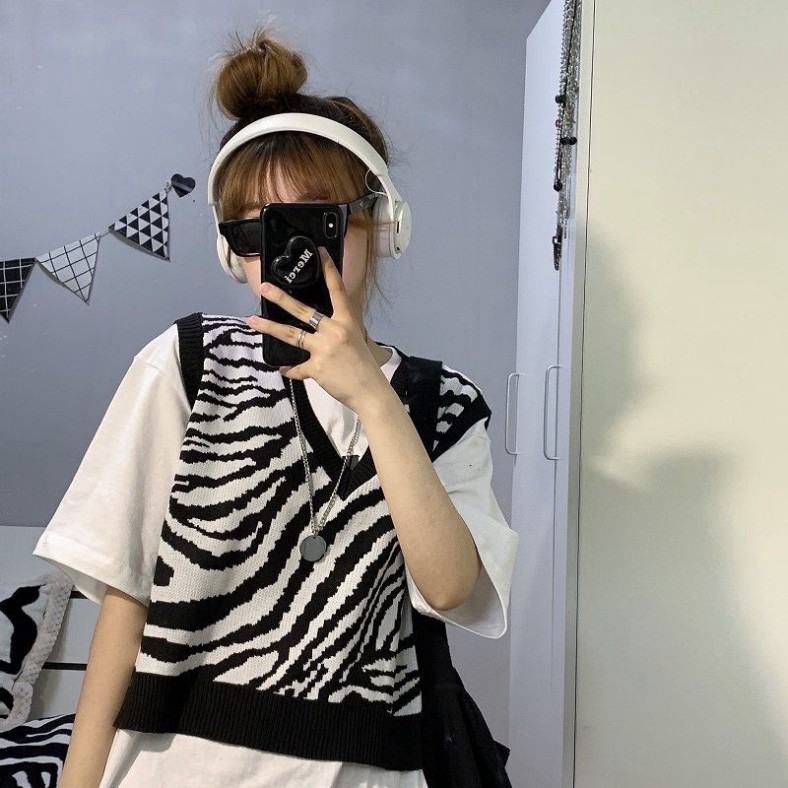 Áo sơ mi nữ cổ vest cộc tay, sơ mi công sở đi học, đi làm kiểu dáng thời trang trẻ trung chất vải mát, mềm mịn | BigBuy360 - bigbuy360.vn