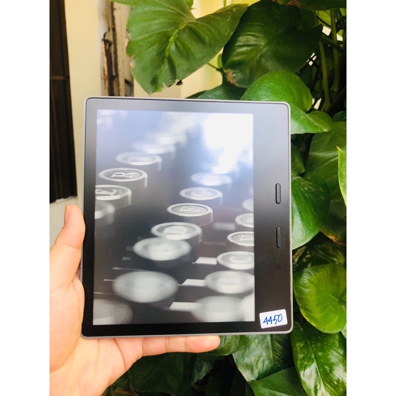 Máy đọc sách Kindle Oasis 2 / Oasis 2018 ( 8GB) Used - Likenew [ Tặng kèm bao da và miếng dán]