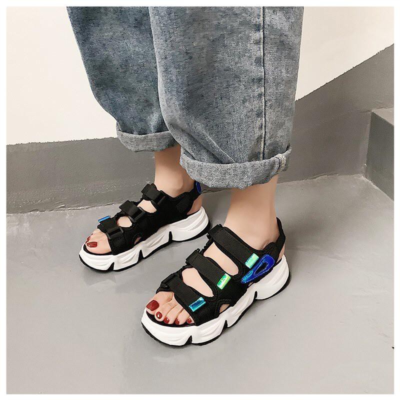 Giày Sandal Nữ Đi Học THiết Kế 3 Quai Hiện Đại - Sneaker Nữ Cao Dáng Cực Xinh, Đi Thoải Mái Mang Êm Chân CHo Các Chị Em