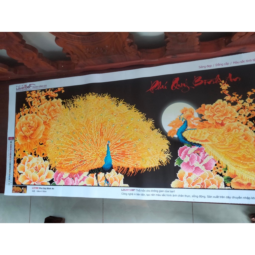 Tranh đính đá chim công phú quý bình an KT:106x50cm. Tranh gắn đá chưa gắn.