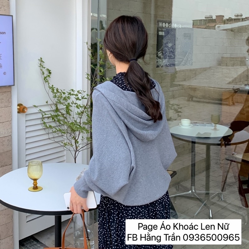 Khoác len cardigan tay cánh dơi có nón hàng có sẵn số lượng nhiều khách yên tâm.