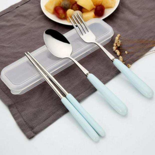 Bộ Đũa Thìa Dĩa Inox 304 Cán Sứ Cao Cấp Có Hộp Đựng Trong Suốt Siêu Dễ Thương bộ đũa thìa dĩa dùng cơm văn phòng,du lịch