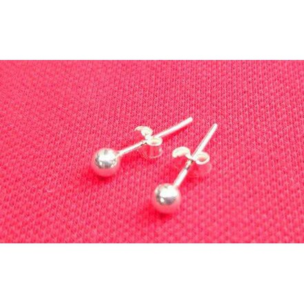 1 CHIẾC NỤ TAI BI BẠC NAM NỮ