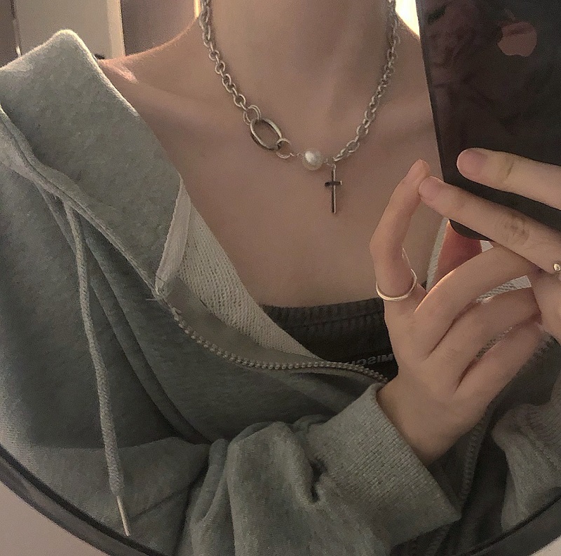 Dây Chuyền Mặt Hình Thánh Giá Đính Ngọc Trai Phong Cách Hiphop Thời Trang 23374