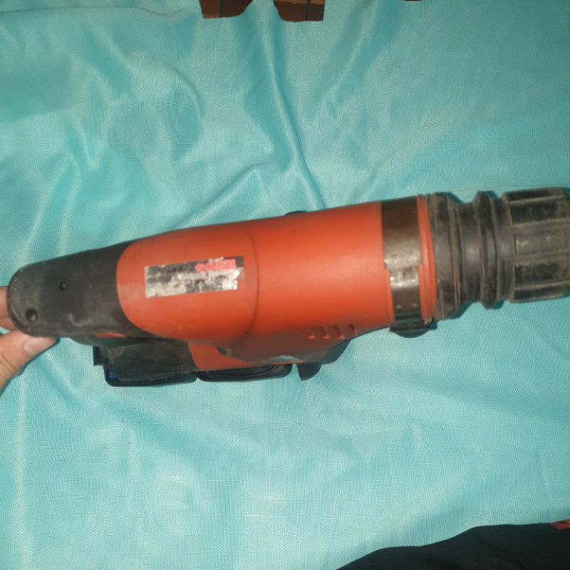 Khoan bê tông Hilti Te6A lên đế pin makita 18x18