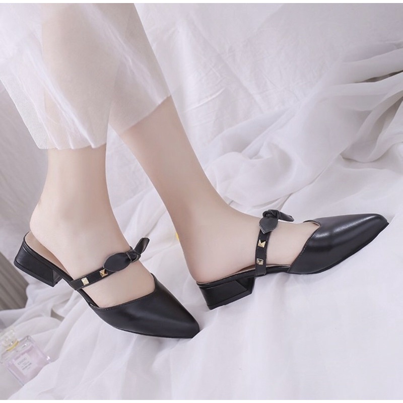 Sục da  sục nữ sục cao gót giày cao gót mũi nhọn gót vuông 2cm 2 màu đen trắng sành điệu thời trang
