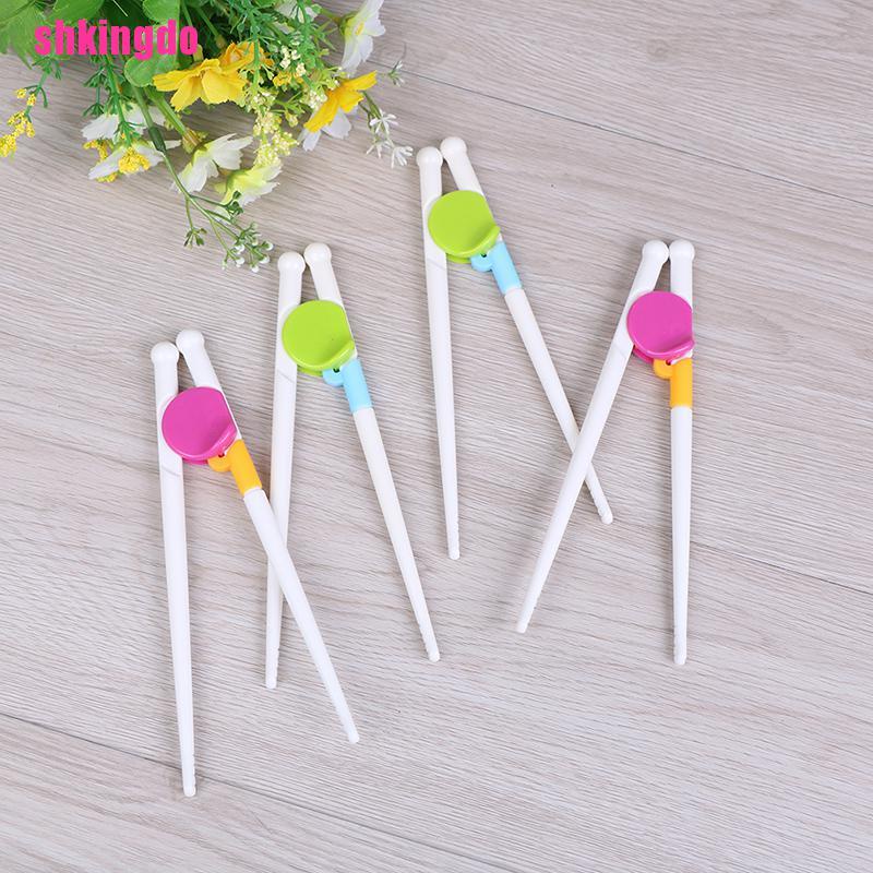 Đũa tập ăn cho bé mới tập cầm nắm tiện dụng