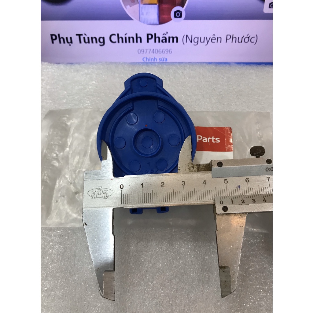 Nắp bình nước rửa kính KIA CARNIVAL  2005 - 2008/ K2700/ SORENTO / SANTAFE -  MÃ PT  986233E000