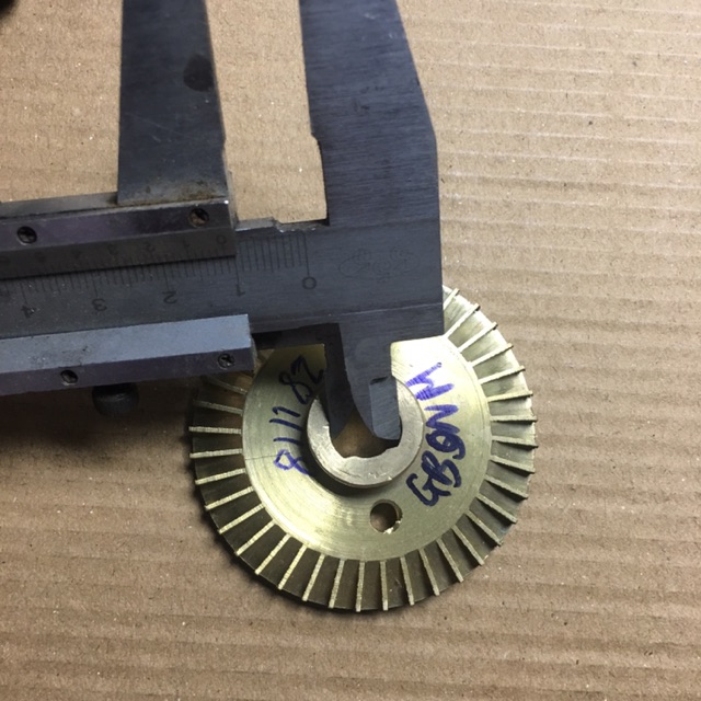 Cánh nước máy bơm 125 trục khuyết