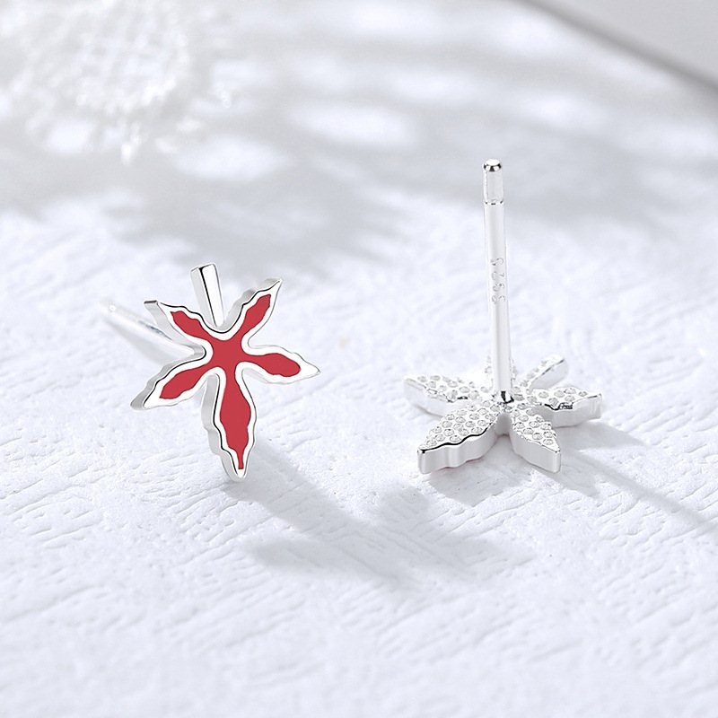 Bông Tai Nhựa Hình Lá Phong Mini Đơn Giản Thời Trang Âu Mỹ