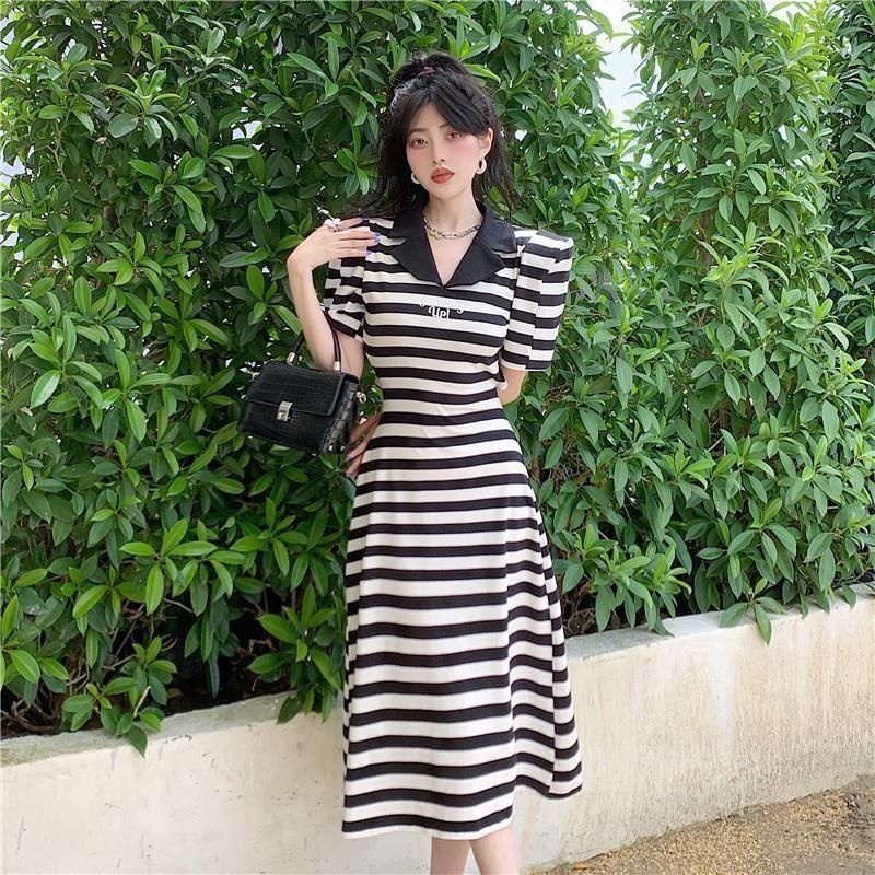 Đầm COZOK tay ngắn cổ chữ V dáng ôm họa tiết kẻ sọc thời trang trẻ trung