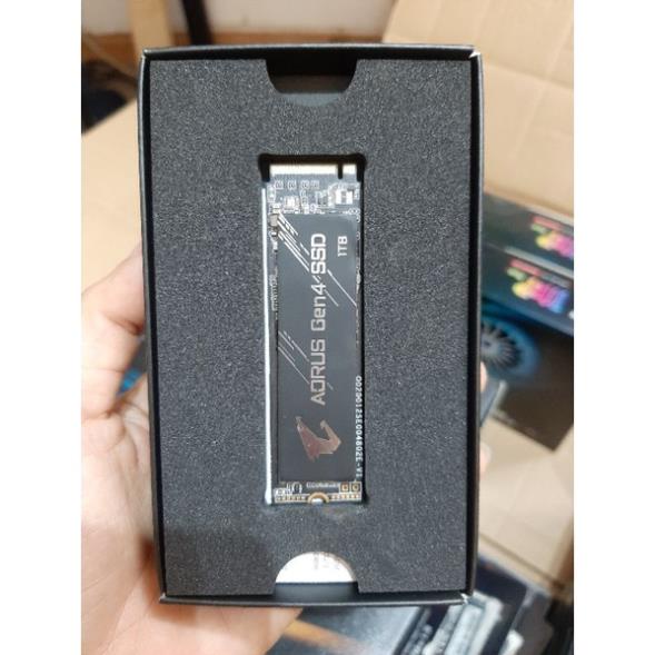 Ổ cứng SSD M2 NVMe Gigabyte Aorus 1TB Gen4 x4