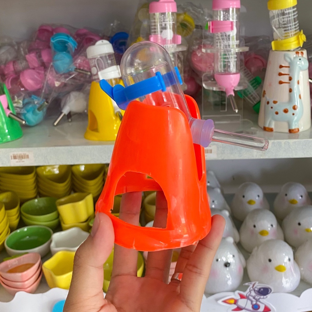 Đế bình nước nhựa cho hamster, sóc, bọ, nhím, thú nhỏ