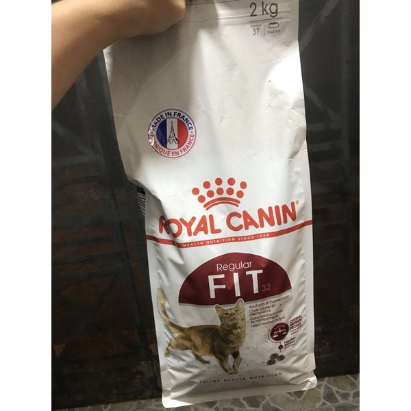 Thức ăn hạt Royal Canin Fit32 2kg