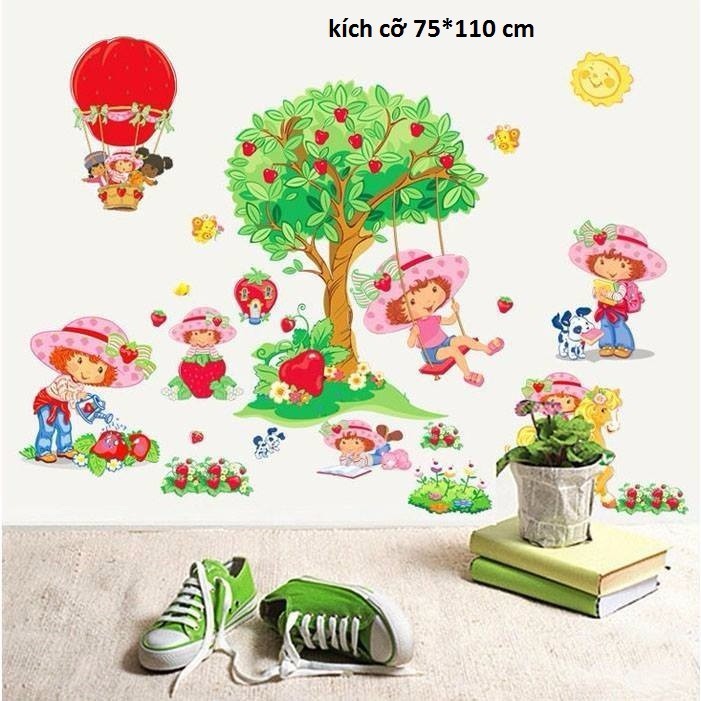 decal dán tường cô gái dâu tây