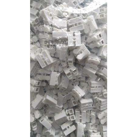 Domino kẹp điện