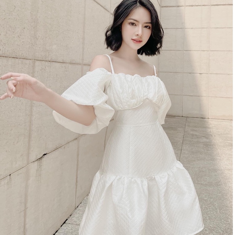 Đầm trắng hai dây đi dự tiệc cưới thiết kế tay phồng, dáng xòe xinh xắn (kèm ảnh feedback khách hàng)