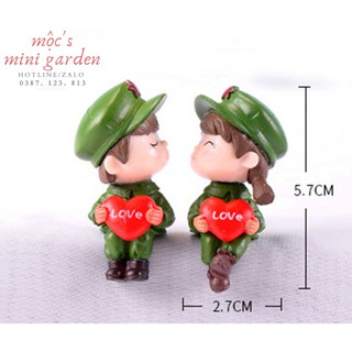 Tiểu cảnh mini_Cặp đôi lính ôm tim_CD825