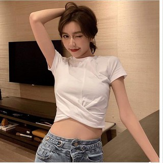 Áo croptop xoắn eo