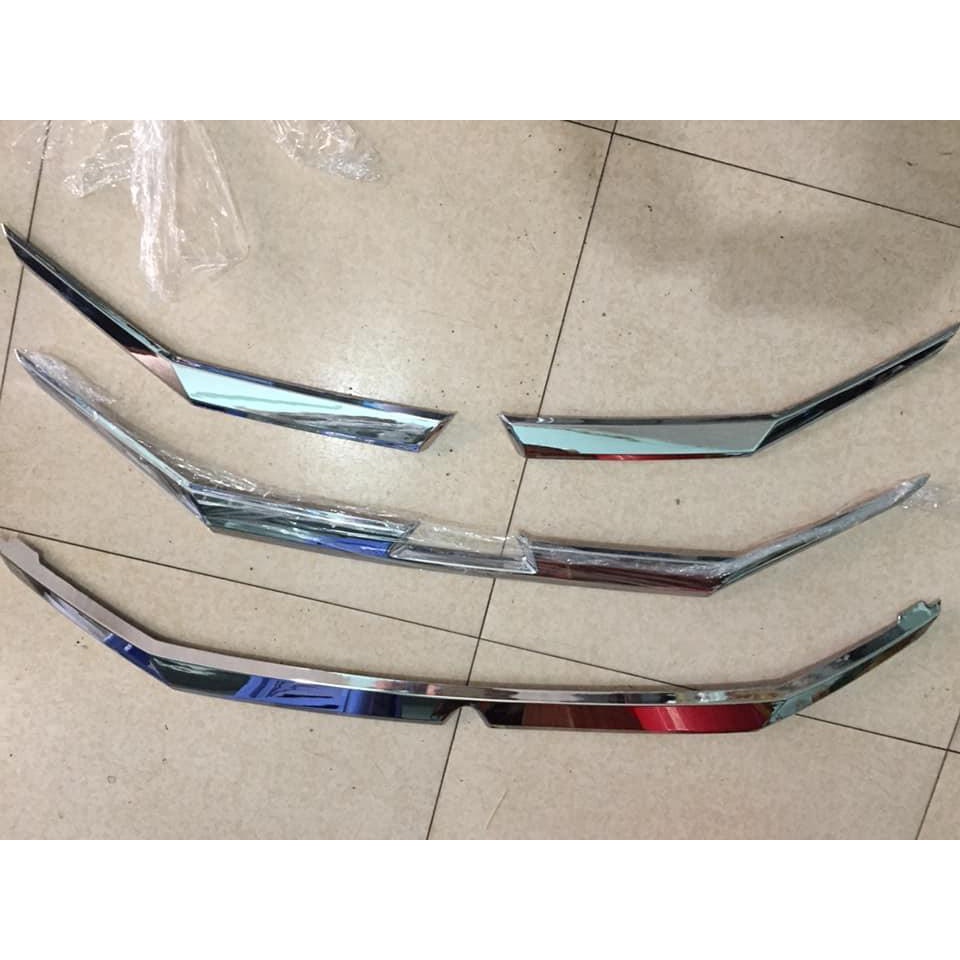 Ốp mặt ca lăng lưới Mitsubishi Xpander 2019-2020