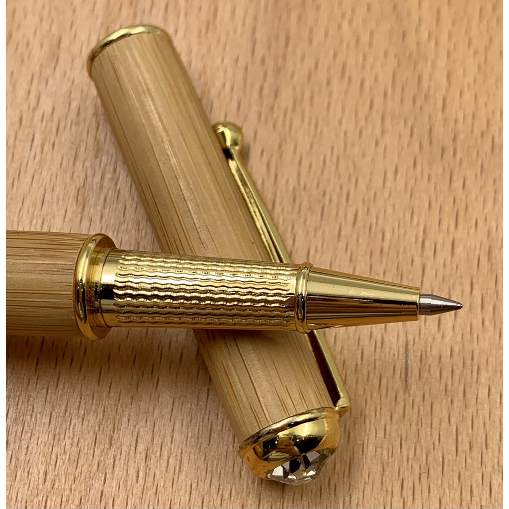 Bút ký gỗ tre làm quà tặng học sinh, văn phòng, mua kèm bút bi bút chì bút máy bút mực.