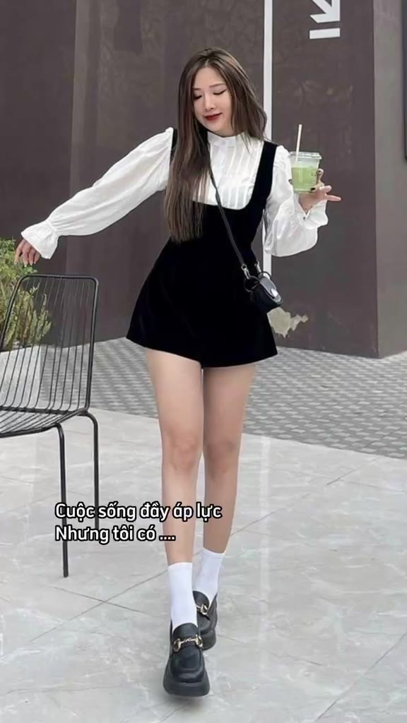 Sét bộ yếm quần nhung trẻ trung phối áo sơ mi tay dài xòe bèo sang chảnh dự tiệc , đi chơi dạo phố | BigBuy360 - bigbuy360.vn