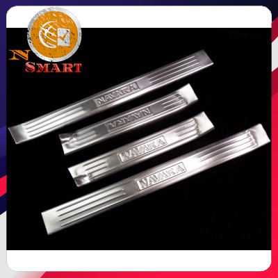 Ốp bậc trong xe Navara mẫu inox Loại 1 Uy Tín Chất Lượng