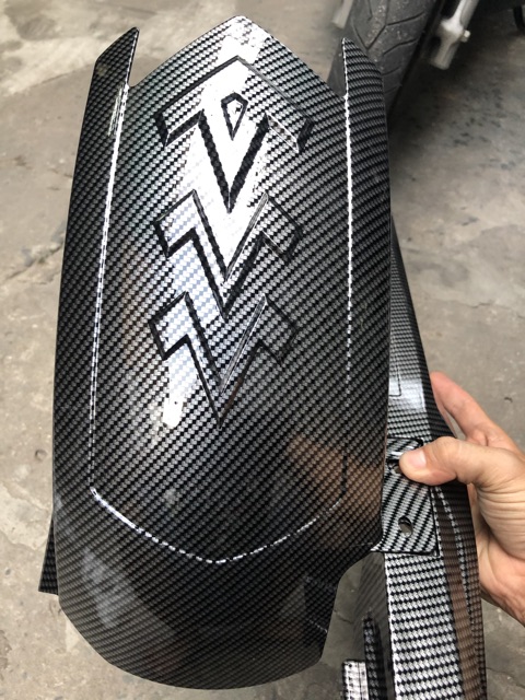 Dè Chắn Bùn Sau WINNER X V2-V3 CarBon/Nhựa Đen