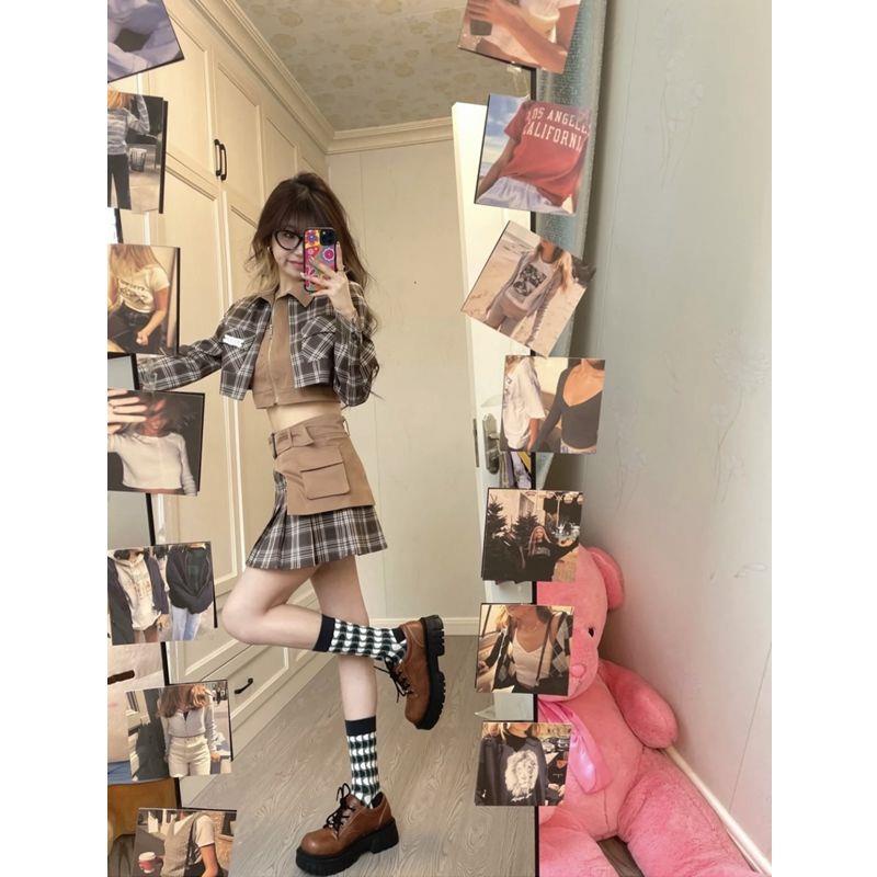 Bộ Đồ Ba Món Áo Khoác Ngắn Kẻ Sọc + Áo Vest Cổ POLO + Chân Váy Xếp Ly Lưng Cao Thời Trang Xuân Hè 2022 Phong Cách Mới Dành Cho Bạn Nữ