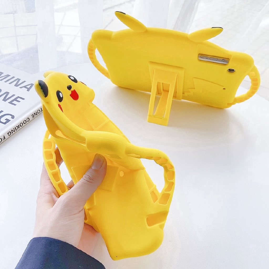 Ốp máy tính bảng gel silica kiểu Pikachu có tay cầm+giá đỡ cho APPLE IPAD AIR 1/ 2 IPAD 2/ 3/ 4 10.2 INCH MINI 1/ 2/ 3 | BigBuy360 - bigbuy360.vn