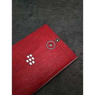 Dán da BlackBerry PassPort Silver - Dập vân Kì Đà