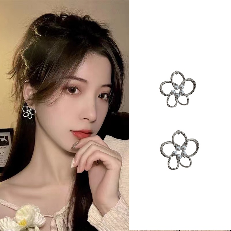 Bông Tai Hình Hoa Đính Ngọc Trai Thời Trang Sang Trọng