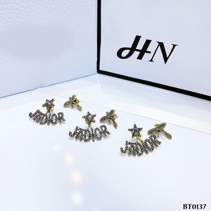 Bông tai Jadi0r ong đính đá sang chảnh