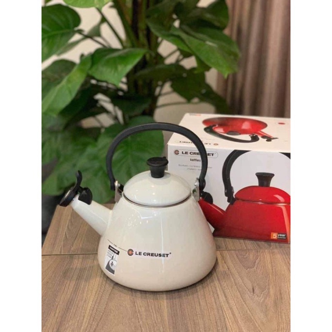 Ấm Đun Nước Le Creuset KONE, Bình Đun Nước Tráng Men Cao Cấp, Dung Tích 1.6L, Nhập Đức, BH 12 Tháng