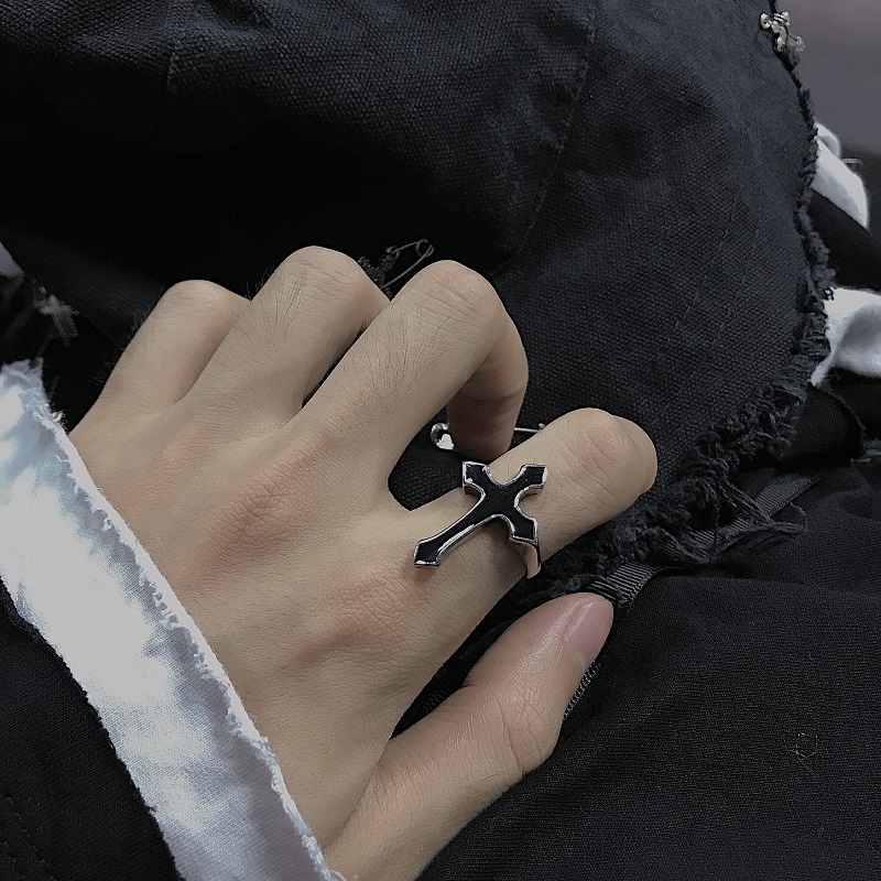 Nhẫn đeo ngón tay kiểu dáng đơn giản gothic cho nam lẫn nữ