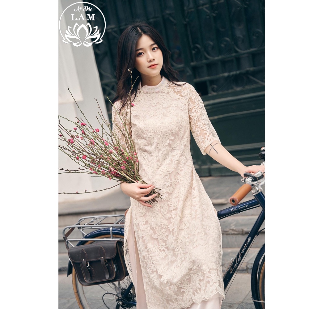 Áo dài dáng suông ren thêu cao cấp phối lụa, áo dài 4 tà tay lửng cổ lệch có đính hạt.