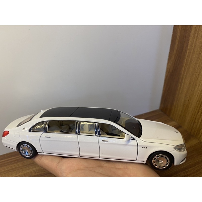 Mô hình tĩnh xe ô tô Mercedes-Benz Maybach S650 1:32 o to đồ chơi trẻ em S600 Pullman kim loại oto âm thanh sống động