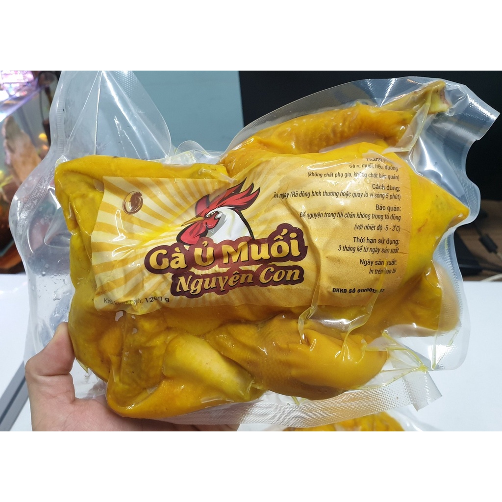 Gà ủ muối tiêu (NGUYÊN CON LÀM GÀ CÚNG) - 1 con Gà Ri ủ muối nguyên con - Ship HCM siêu tốc 1-2h