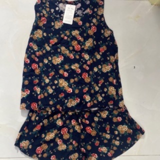 Bộ đồ lanh đùi