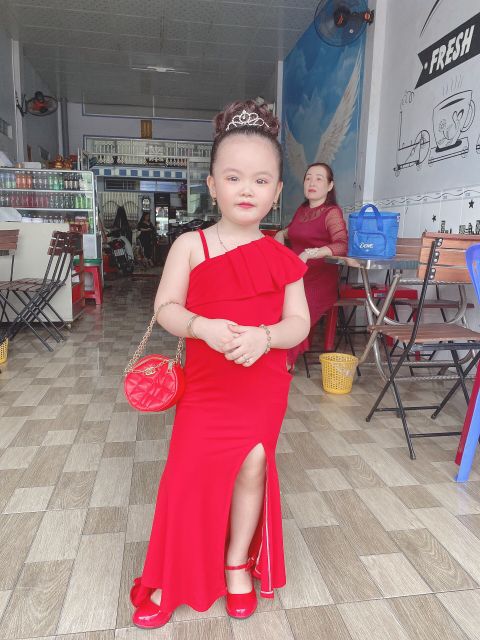 Đầm dạ hội cho bé