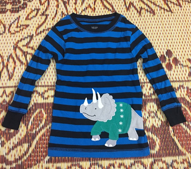 Áo Carter's dư bé trai