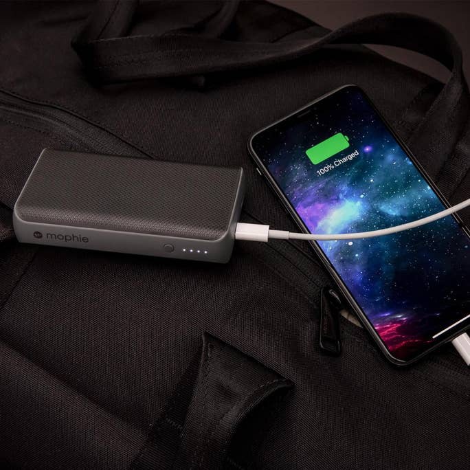 Pin sạc dự phòng cao cấp cho iPhone, iPad, S9, Note 9 MOPHIE PowerStation PD XL 10050mAh 24W ( 1C PD 18W &amp; 1A 12W)