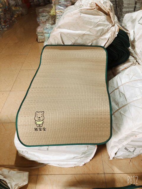 Chiếu cói trẻ em loại To (60 cm X 100 cm)