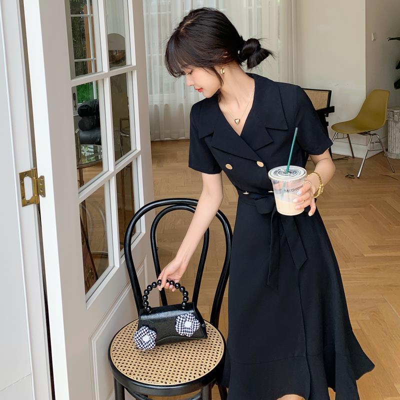 Black dress women's 2022 summer senior feeling small black dress temperament small short medium-length chiffon short-sleeved suit dress