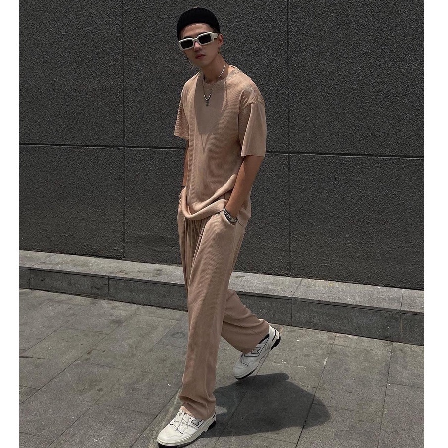 Set đồ áo thun và quần dài hiệu ứng xếp ly màu be hồng 21ST URBAN Comfy