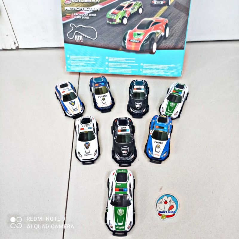 Đồ chơi hộp 8 xe ô tô cảnh sát chất liệu kim loại, bánh đà
