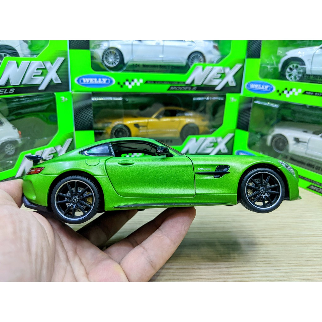 Mô hình xe ô tô Mercedes AMG GTR  tỉ lệ 1:24 hãng Welly